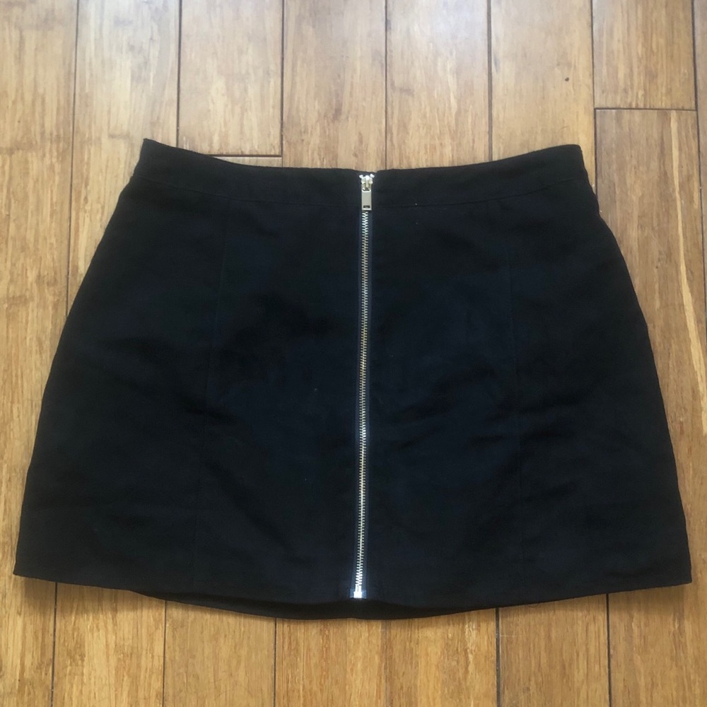 Black faux-suede zipper front mini skirt